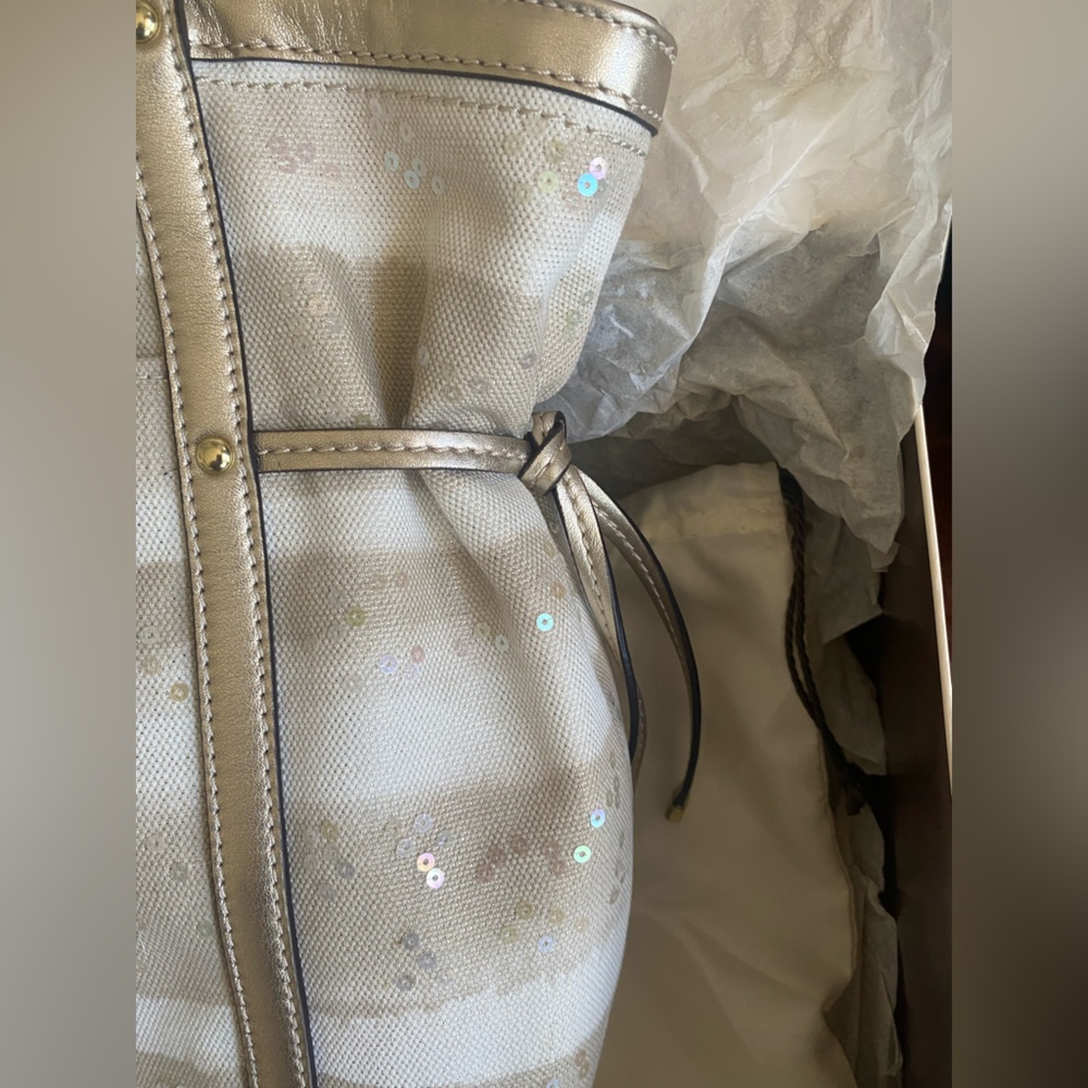 New COACH Audrey Sun Beach Sequin Motif Canvas Cinch Tote Purse Beautiful Elegan - Picture 6 of 11